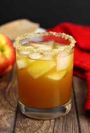 A Taste of Fall in a Glass: Crafting the Perfect Apple Pie Shot